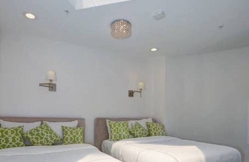 Dupont Circle Bed & Breakfast | Luxury 2BR apartment Suite 7 in Dupont/Kalorama