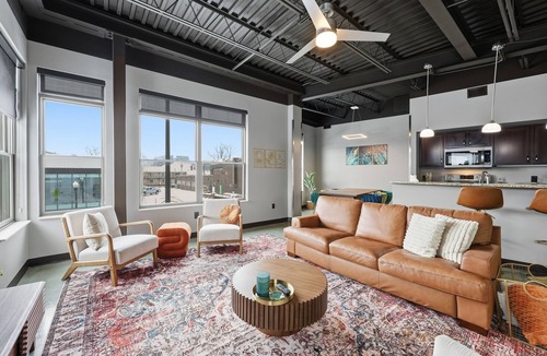 Weinland Park Apartment | Luxury 2BR Industrial Penthouse Loft in Short North Near OSU, Downtown Nightlife