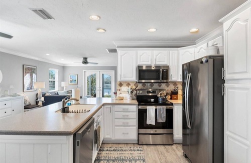 Palm Island House | Luxury 3 bedroom pool home on Bocilla Lagoon!