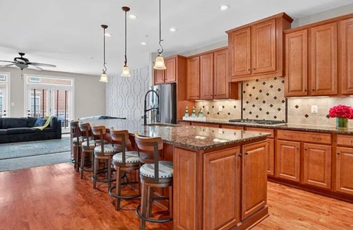 Gaithersburg House | Luxury 4-bedroom townhome with fitness room and AC in charming Gaithersburg