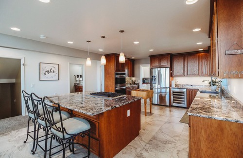Show Low House | Luxury 6-bedroom home with View, Arcade Table, Fire table, Jet tubs, Deck, Wi-Fi