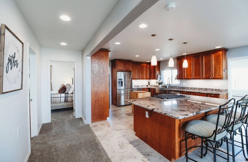 Show Low House | Luxury 6-bedroom home with View, Arcade Table, Fire table, Jet tubs, Deck, Wi-Fi