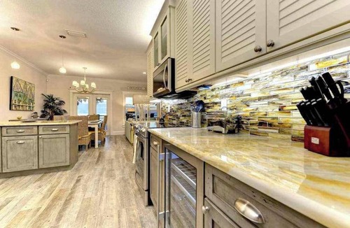 Ilexhurst House | Luxury beachside home with heated private pool - tranquil & close to everything