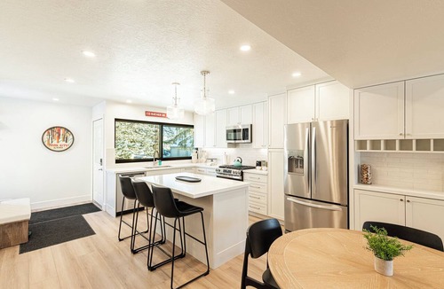 Park Meadows Condo | Luxury Condo, Community Amenities & Year-Round Recreation at Park City Racquet Club Sanctuary