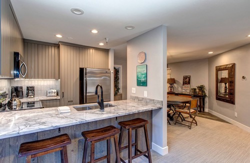 North Park City Condo | Luxury Condo, Great Location, Community Amenities & Year-Round Recreation! PC Silver Cliff 101