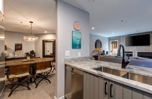 North Park City Condo | Luxury Condo, Great Location, Community Amenities & Year-Round Recreation! PC Silver Cliff 101