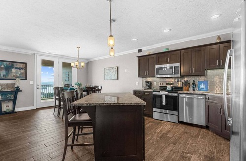 Indian Point Condo | Luxury Condo with Lake Views, Free WiFi & Minutes from Silver Dollar City