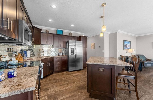 Indian Point Condo | Luxury Condo with Lake Views, Free WiFi & Minutes from Silver Dollar City