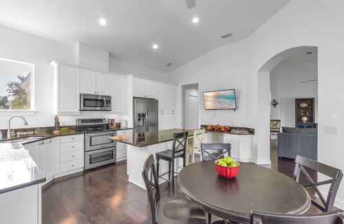 Trailer Estates Villa | Luxury Entire Villa 4 Bedrooms 4 Bath Steps From IMG Academy.