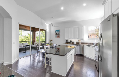 Trailer Estates Villa | Luxury Entire Villa 4 Bedrooms 4 Bath Steps From IMG Academy.