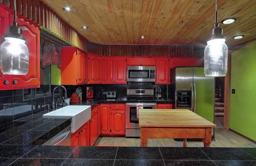 Pinetop Cabin | Luxury Family Cabin - Sleeps 33 - Tree Top Theater/Game Room/Golf Course/Dogs OK