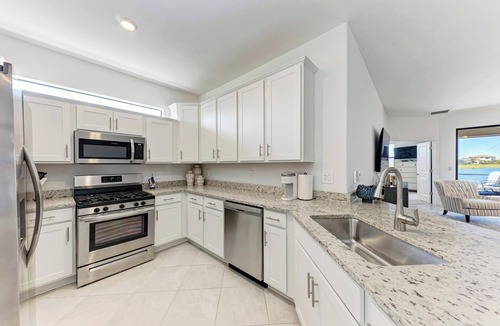 Lakewood Ranch Villa | Luxury Family Friendly Villa in LWN Lorraine Lakes! 3 Beds 2 Baths!
