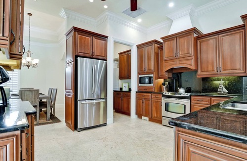Whitfield House | Luxury Golf Course Home - Pool + Spa - 3 En Suites - 4 Bed/4 Bath - Close to SRQ