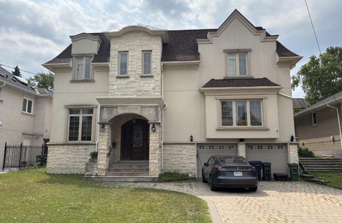 Newtonbrook House | Luxury Home