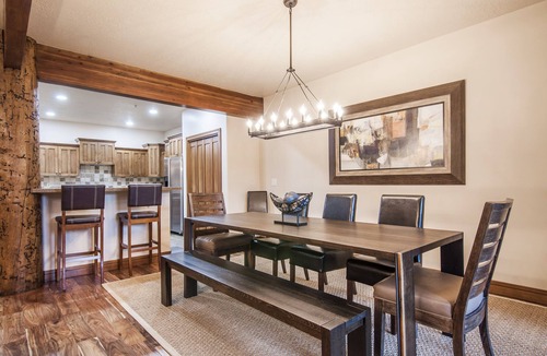 Park Meadows House | Luxury Home - Great for Multiple Families - 3 Master Bedrooms - Free WiFi
