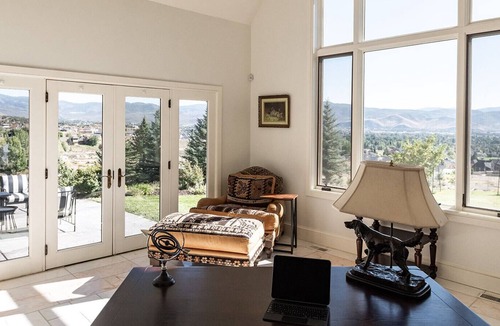 Park City Villa | Luxury Home | Near Park City | Sleeps 12 | Sauna | Theatre