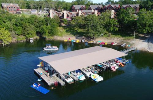 Indian Point House | Luxury Lakefront Villa 2Mi to Silver Dollar City POOL Theatre Room Kayaks