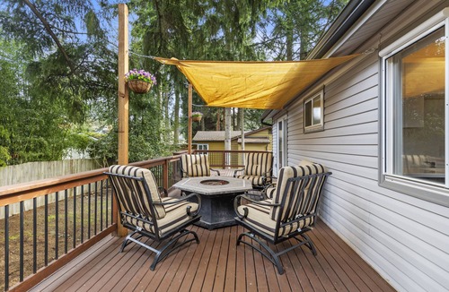 Kingsgate House | Luxury Living-Kirkland: Stylish Home - Prime Spot!