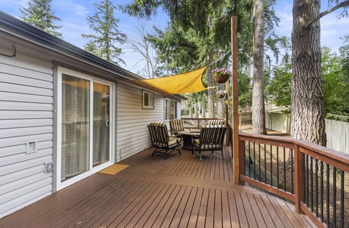 Kingsgate House | Luxury Living-Kirkland: Stylish Home - Prime Spot!