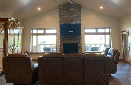 Munds Park Cabin | Luxury - Million Dollar Views of Golf Course and Forest