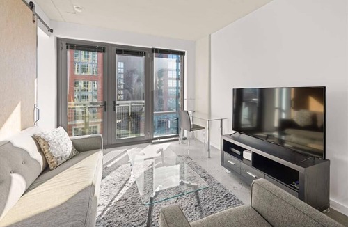 District Wharf Apartment | Luxury One Bedroom Apartment