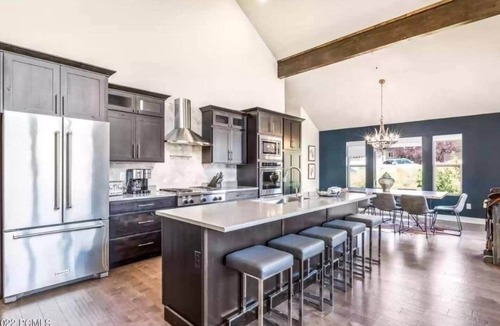 Pinebrook House | Luxury, Park City, Townhome, Hot Tub, EV Charger, and near all Ski Resorts