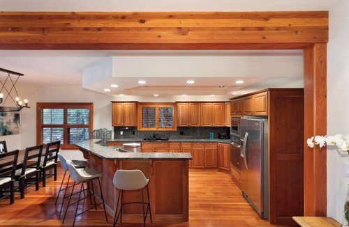 Blueberry Hill House | Luxury Private 5 Bedroom Blueberry Chalet!