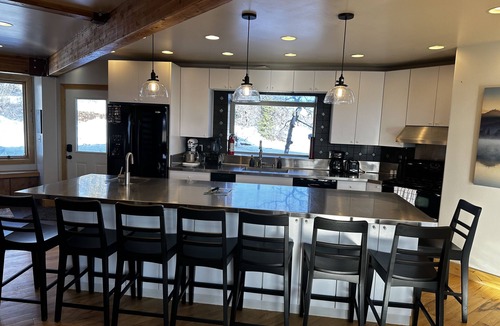 Silver Summit Cabin | Luxury Private Cabin. Spectacular setting! Amazing Views, 80 acres, Hot Tub