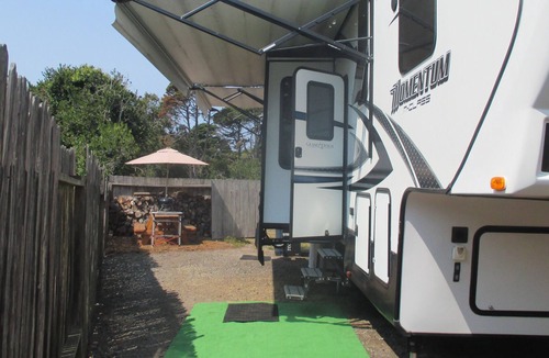 Fort Bragg House | Luxury RV 1/4 mile from the beach and MacKerricher State Park.
