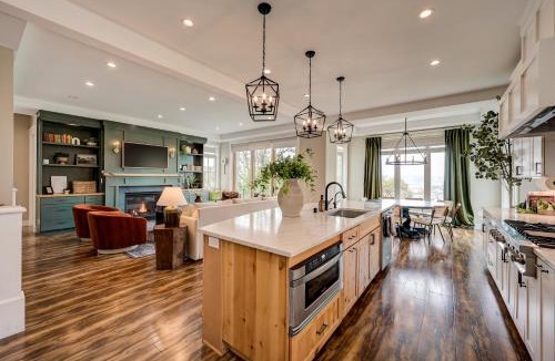 North Beacon Hill House | Luxury Seattle Retreat with Views and Bonus Suite