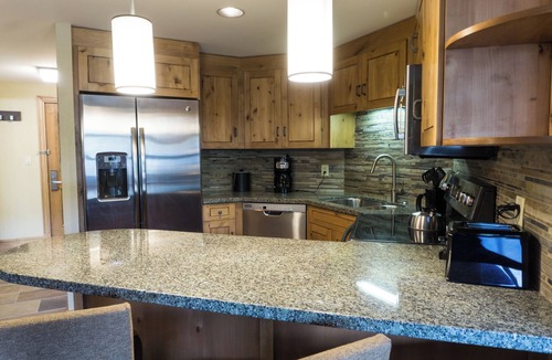 Park City Condo | Luxury suite in the heart of Canyons Village by RedAwning - Save 20% on 7+ Nights!