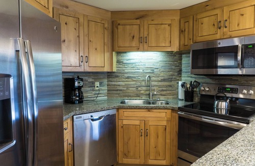 Park City Condo | Luxury suite in the heart of Canyons Village by RedAwning - Save 20% on 7+ Nights!