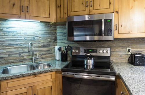 Park City Condo | Luxury suite in the heart of Canyons Village by RedAwning - Save 20% on 7+ Nights!