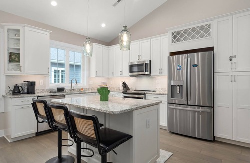 Caine Woods House | Luxury Town Home with Pool