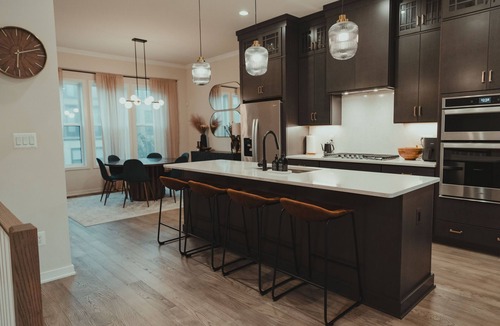 Chantilly House | Luxury Townhome Near DC