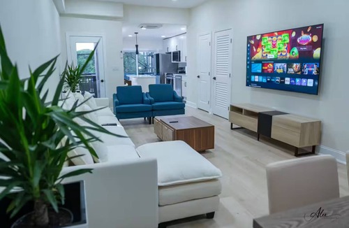 Trinidad House | Luxury Townhome Washington D.C