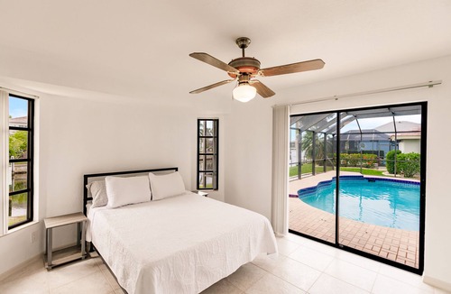 Punta Gorda Villa | Luxury Waterfront Villa/Sleeps 8/Heated Saltwater Pool/Dock/Fishing