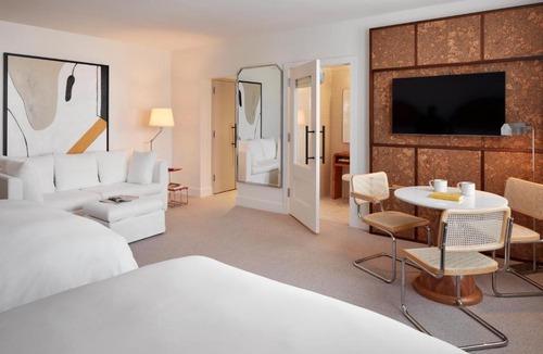 Dupont Circle Hotel | Lyle DC