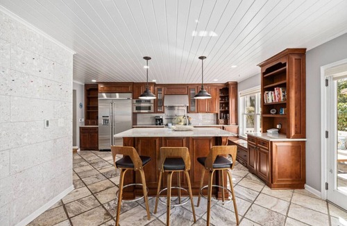 Arlington House | Lyon Retreat, 5-BR Luxurious Urban Estate