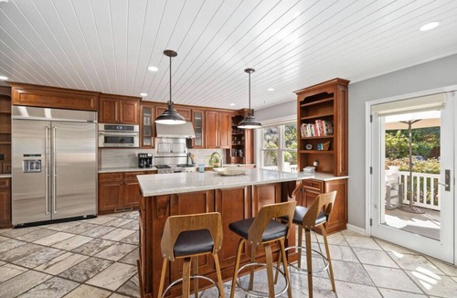 Arlington House | Lyon Retreat, 5-BR Luxurious Urban Estate