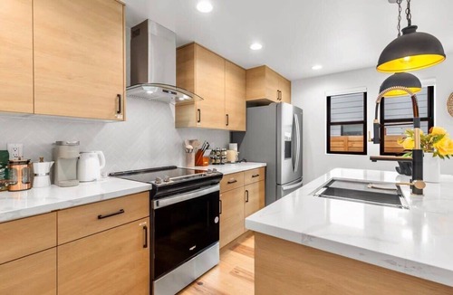 Harrison/Denny-Blaine House | Madison Valley New Built 2B-2,5B Luxe Retreat