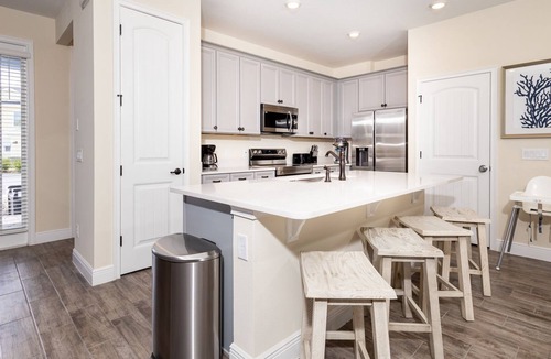 West Kissimmee Cottage | Magic in Margaritaville! New, Modern Condo Sleeps 7, Close to All Theme Parks