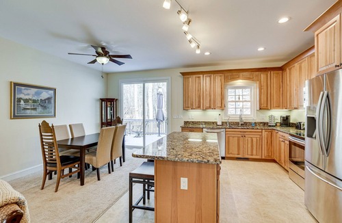 The Plains House | Magic Mountain Retreat, King Bed, Near Wineries, Horse Events and Dining