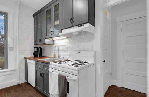 Olde Towne East Apartment | Magnolia Modern 1BR Near DT on Historic Street