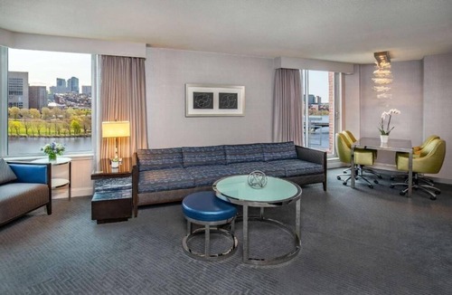 East Cambridge Hotel | Make Your Trip More Enjoyable! w/Indoor Pool, Pets are Allowed Here!