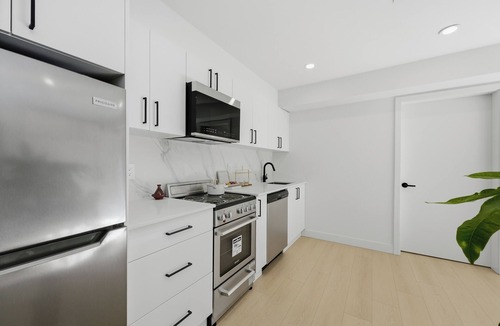 Marpole House | Marpole Modern Stay 2 BR Near YVR
