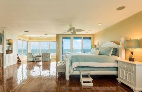 Melbourne Beach Villa | Melbourne Beach Oceanfront Villa w/Pool