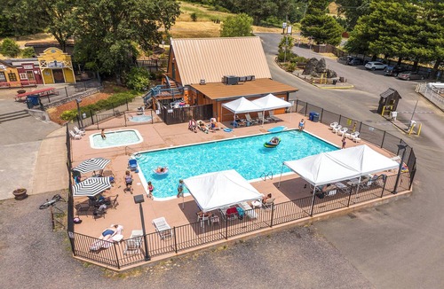 Willits Cabin | Mendocino Redwoods RV Resort