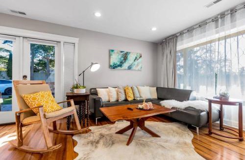 Mercer Island House | Mercer Island Modern Family-Friendly Home I-90