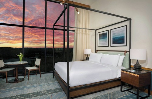 Town Center Hotel | Merriweather Lakehouse, Autograph Collection